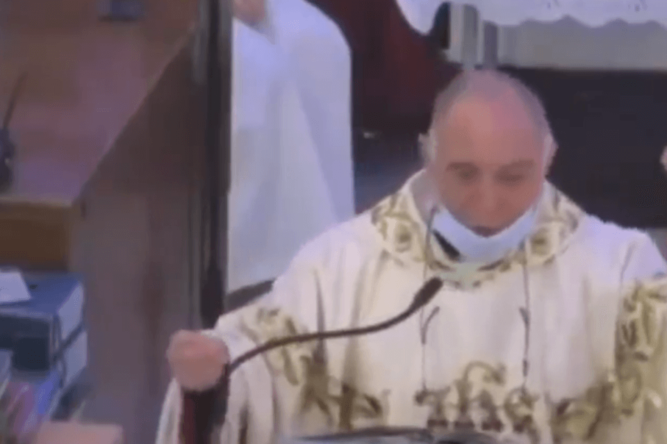 Salvatore Nicolosi, l'omelia omofoba del parroco di Enna: "I gay sono contronatura" - VIDEO - Salvatore Nicolosi lomelia omofoba del parroco di Enna - Gay.it