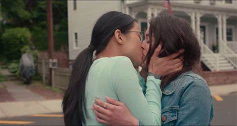 I dieci film LGBT che hanno segnato il 2020 - The Half of It - Gay.it
