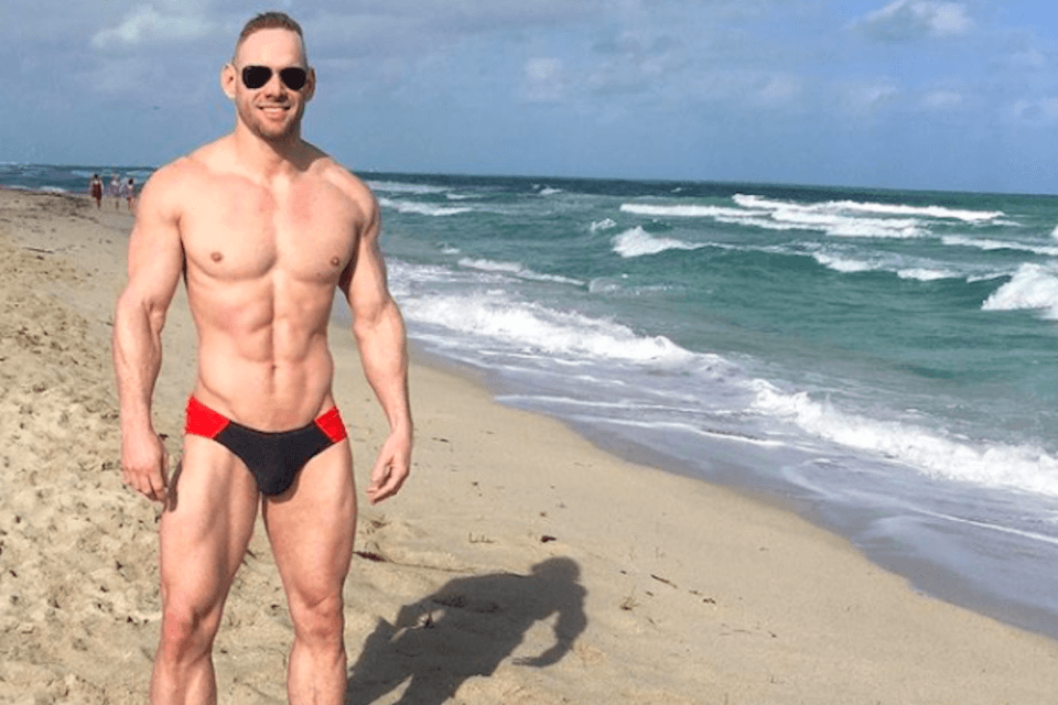 Jake Jacob: da mormone a gay dichiarato in slip per mostrare chi sia veramente