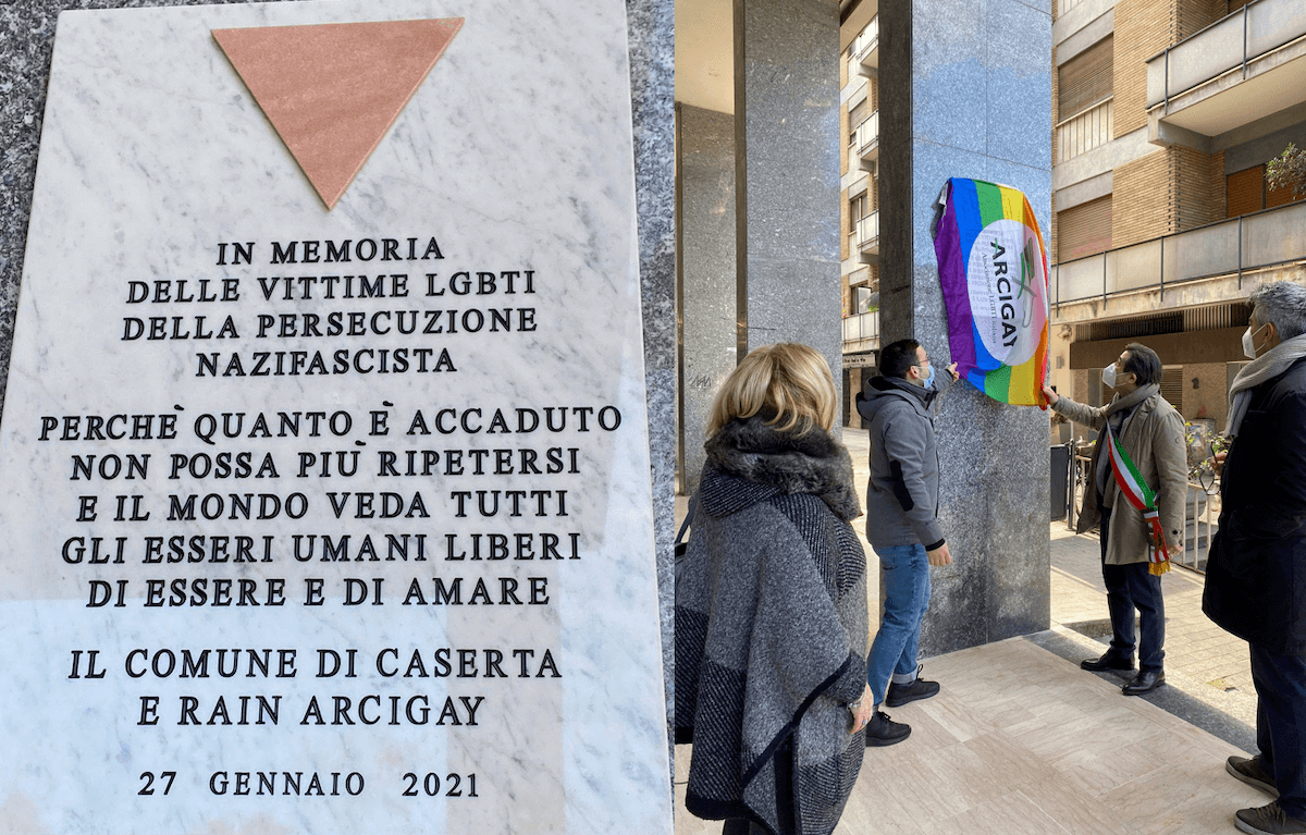 Caserta, inaugurata una targa per ricordare le vittime dell’Omocausto