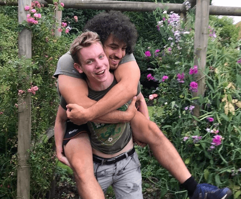 Tutti i coming out di personaggi famosi del 2021 - Devin Ibanez il rugbista fa coming out e presenta il fidanzato - Gay.it