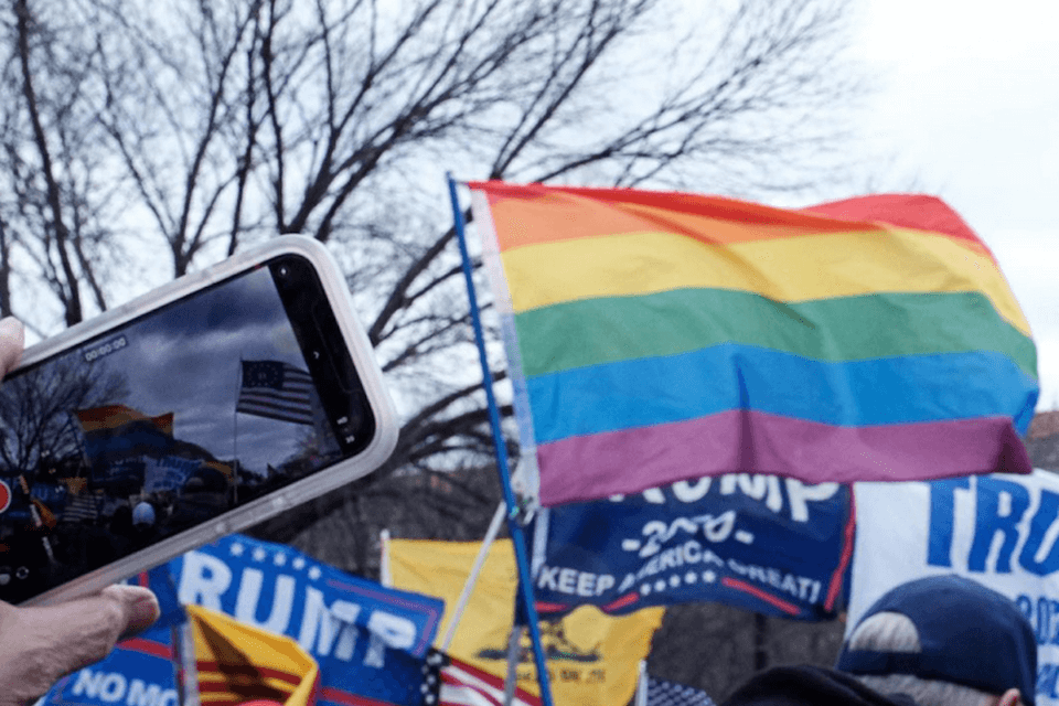 'Gays For Trump', presenti anche gli elettori gay del tycoon al tentato golpe in Campidoglio - Gays For Trump 1 - Gay.it