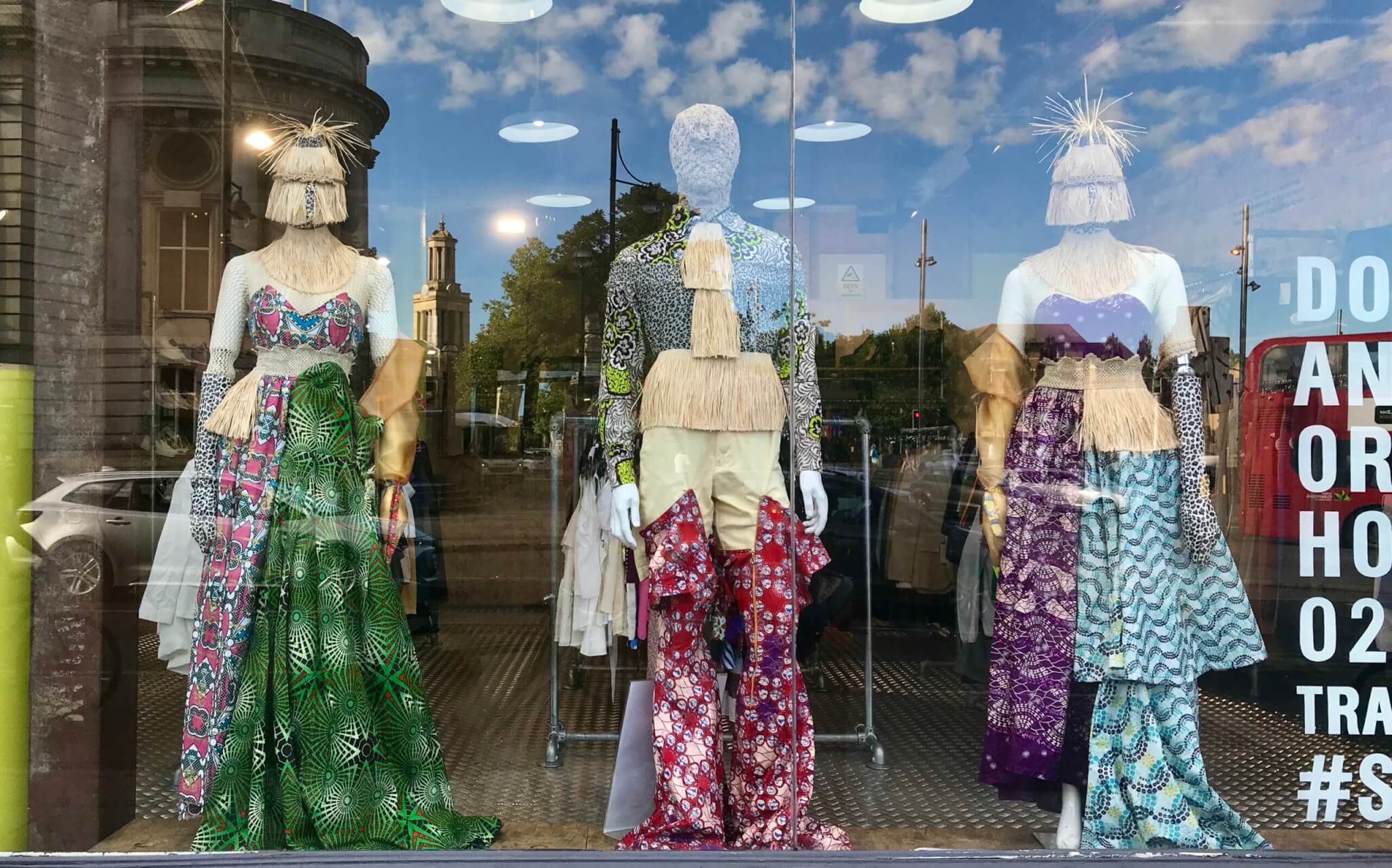 Francesco Colucci: il window dresser che ha conquistato Londra - IMG 4589 scaled - Gay.it