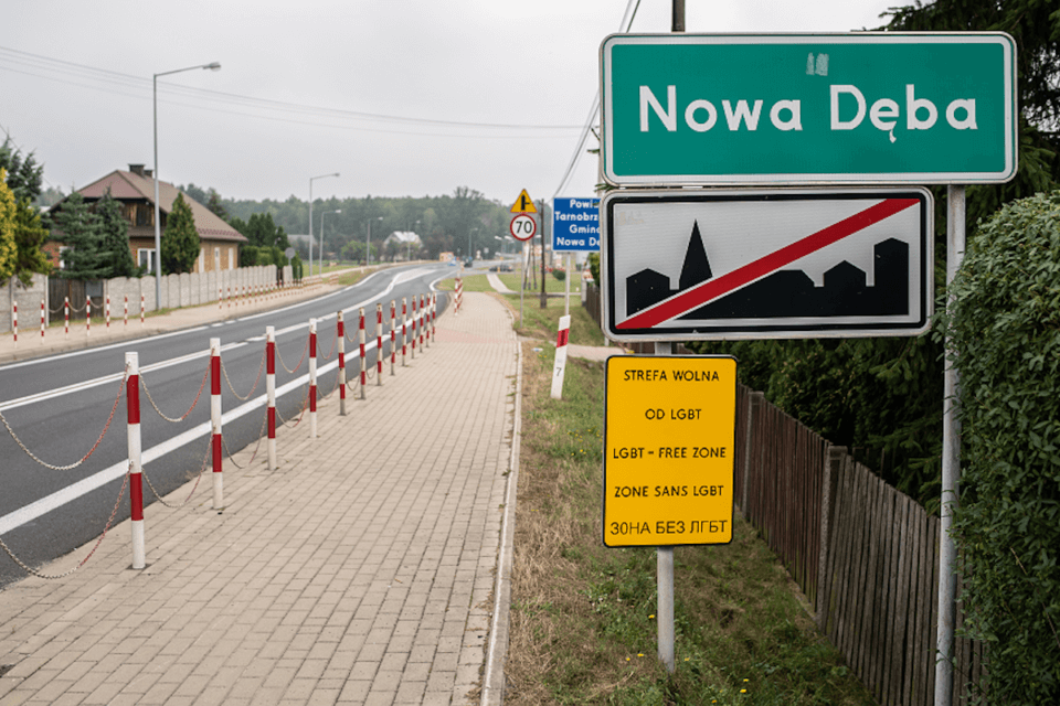 Nowa Deba prima città polacca a rimuovere la LGBT-Free Zone: "Siamo stati fraintesi" - Nowa Deba - Gay.it