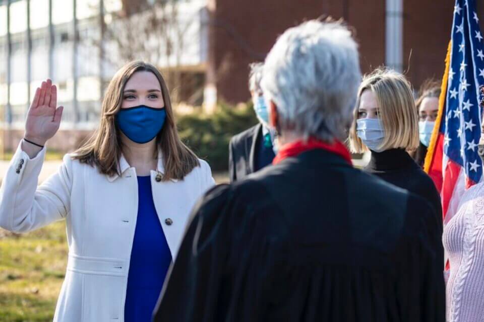Sarah McBride ha giurato, ricopre ora la più alta carica d’America per una persona trans