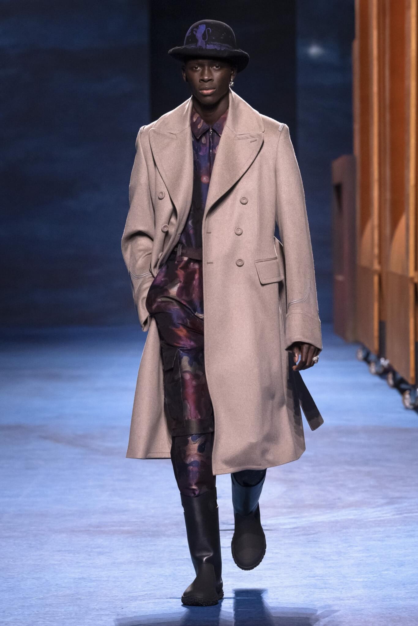 Moda Uomo Autunno/Inverno 21/22 - Ecco le migliori tendenze dalle passerelle di Milano e Parigi - dior scaled - Gay.it