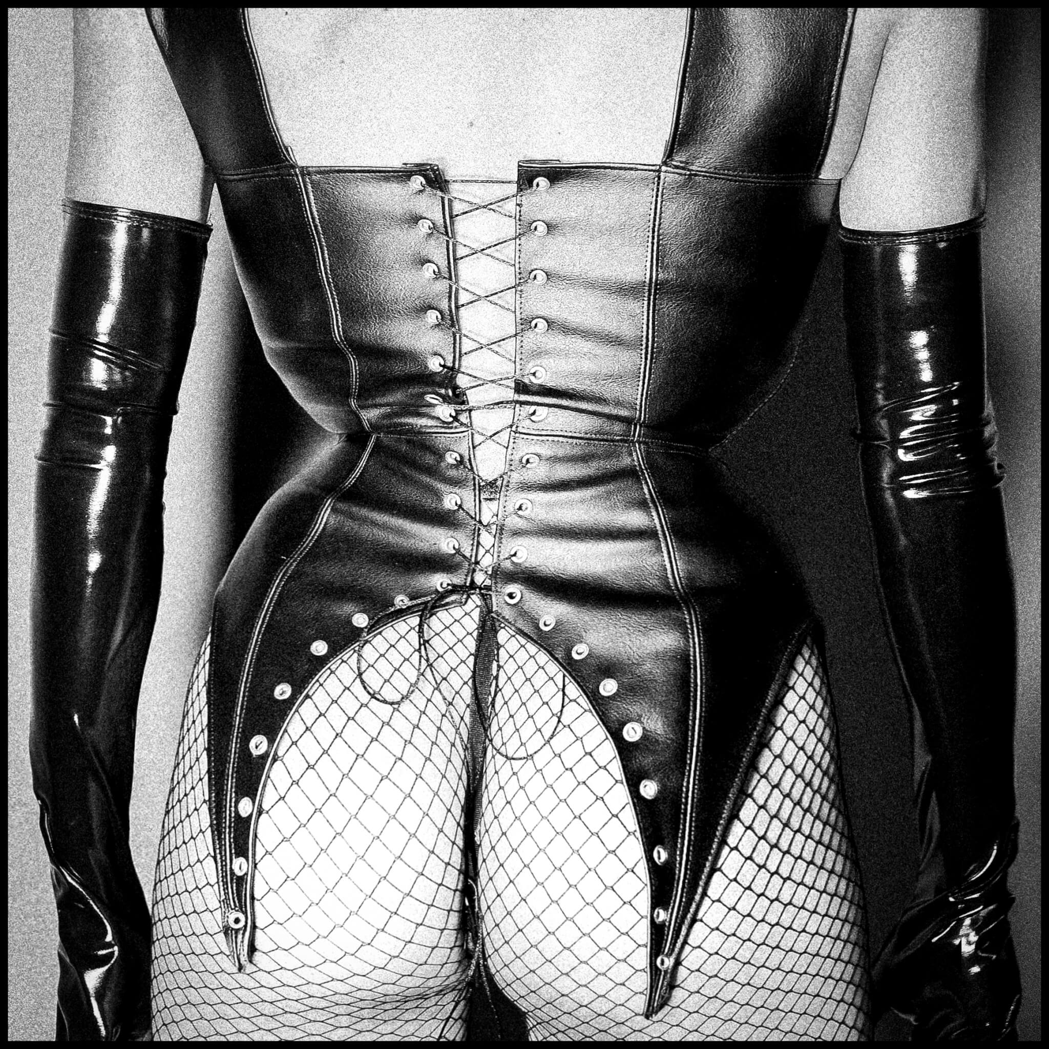 Porn Couture: la collezione di capi genderless di Matteo Carlomusto - ph. Enrico Berni 10 - Gay.it