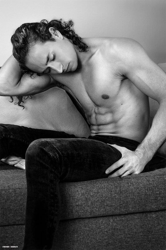 Il nudo maschile negli scatti di Verner Degray