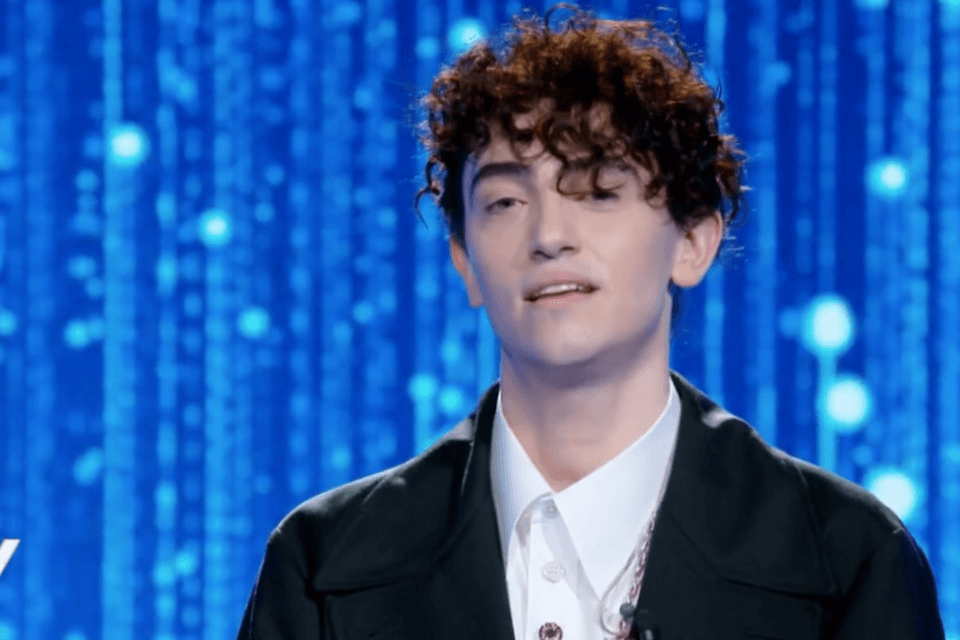 Michele Bravi, bellissima lettera contro l’omotransfobia a Verissimo: “è una bestemmia contro la parola amare”