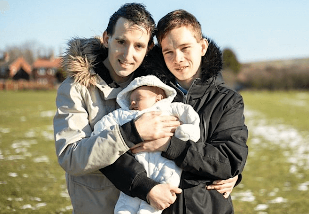 Storia di una famiglia arcobaleno in 8 foto