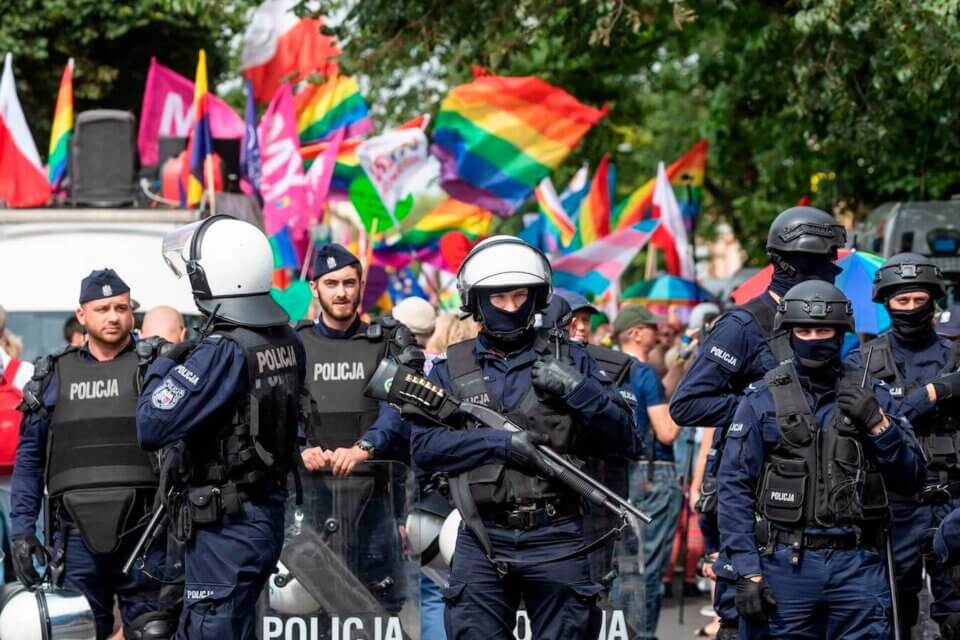 Polonia, migliaia di persone (e poliziotti) ai Pride di Czestochowa e Danzica