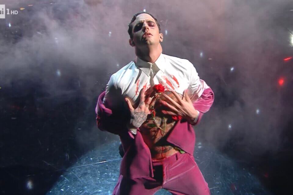Sanremo 2021, il vescovo Antonio Suetta attacca: "manifestazioni blasfeme, insulsaggini e volgarità" - Achille Lauro Sanremo - Gay.it