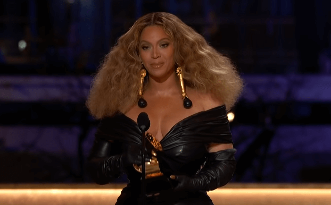 Grammy 2021, i vincitori e le performance: Beyoncé da record, premi per Lady Gaga e Taylor Swift