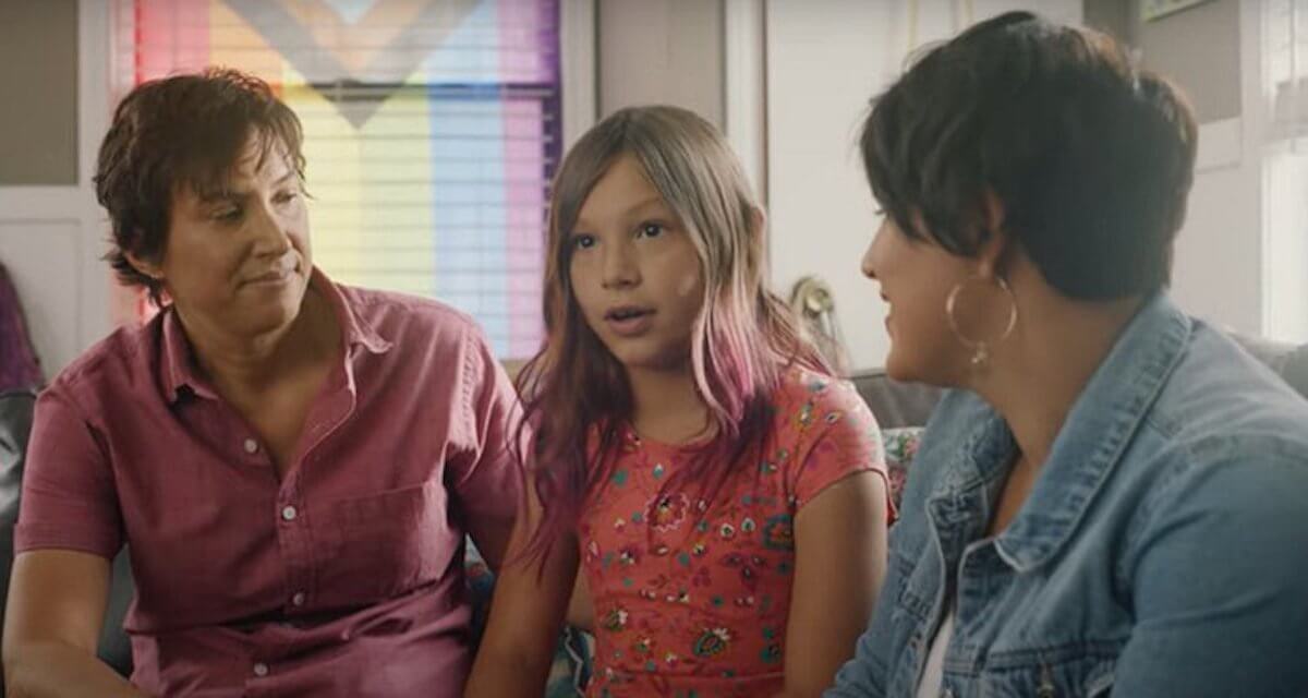 Pantene, il bellissimo spot con bambina trans e mamme lesbiche – video