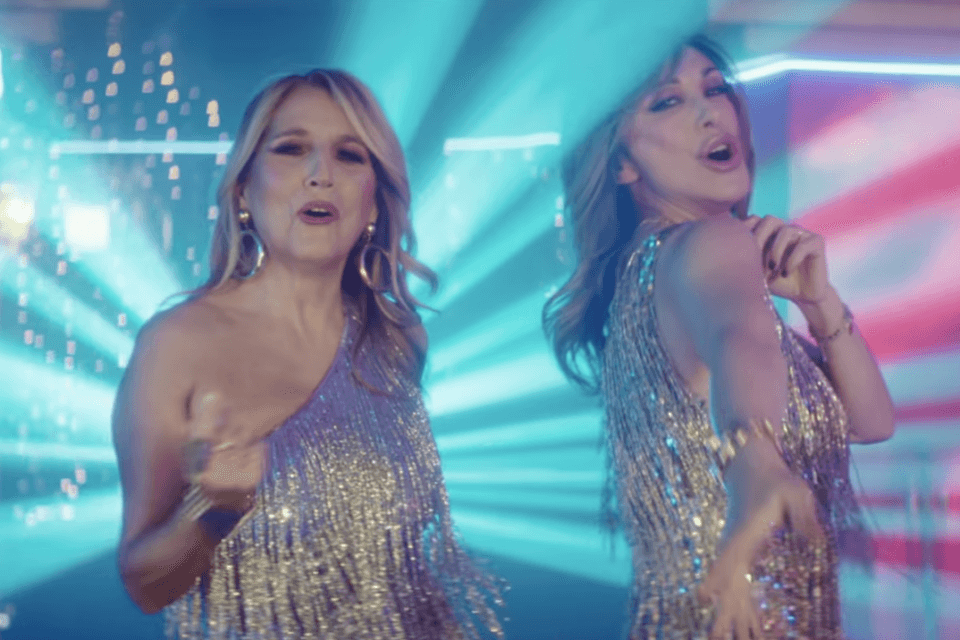 Sky Rojo, Jo Squillo e Sabrina Salerno cantano Siamo Donne per la serie pulp di Netflix – video e trailer