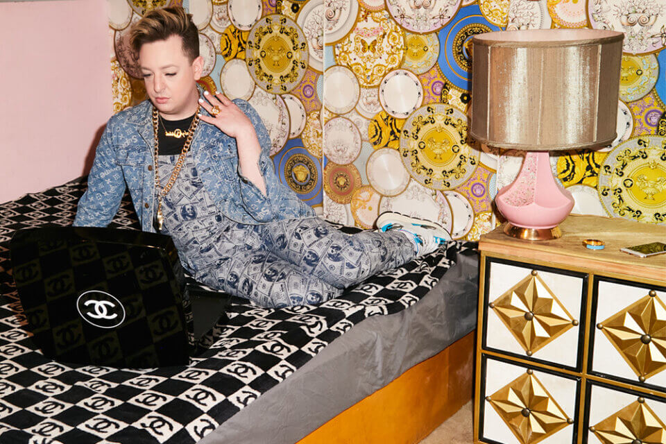 Gabriel Held, da fan della moda pop a custode di un tesoro vintage - cover 1 - Gay.it