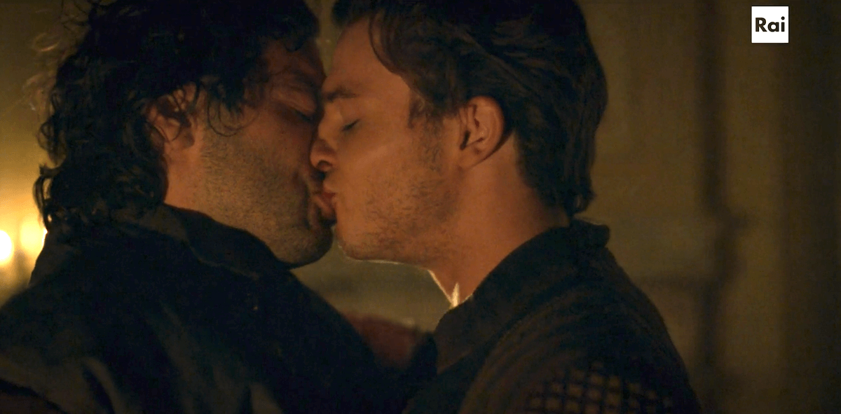 Leonardo, social impazziti per la rappresentazione gay di Da Vinci: "Amore senza censure, brava Rai" - leonardo bacio gay rai 2 - Gay.it