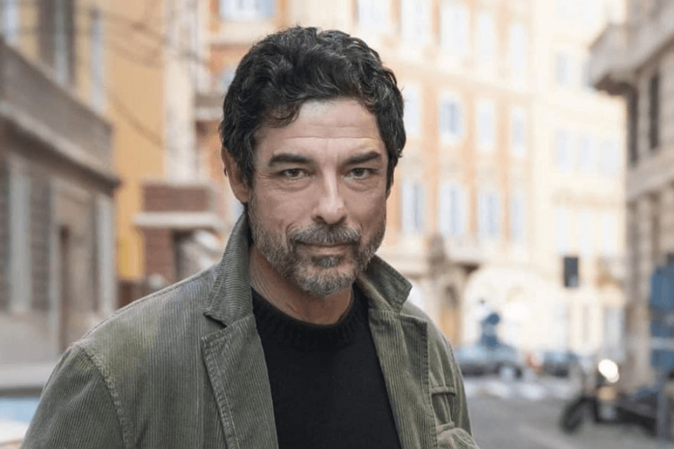 Alessandro Gassmann: "A chi dice no al DDL Zan ricordo le persecuzioni degli omosessuali durante il Terzo Reich" - Alessandro Gassmann 2 - Gay.it