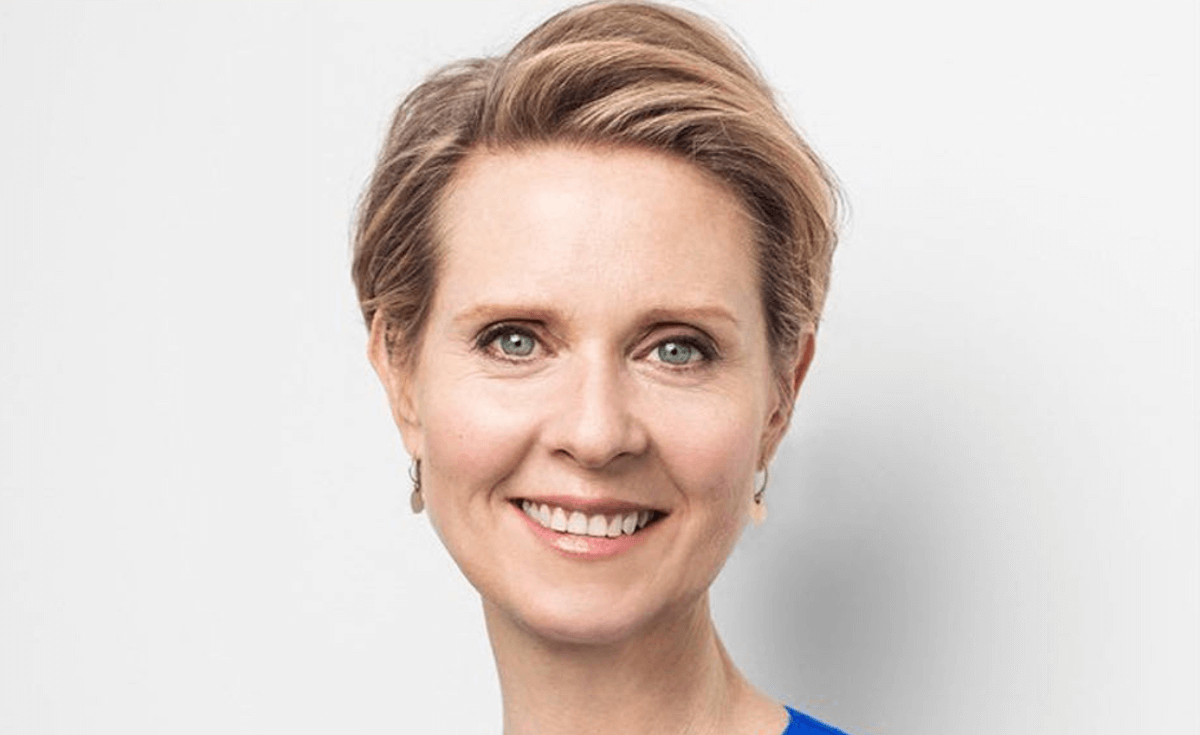 Cynthia Nixon, auguri all’attrice di Sex and The City che lotta per i diritti di tutti