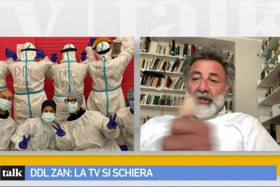 DDL Zan, Luca Barbareschi a Tv Talk: "Oggi è più seguito un LGBT che una famiglia normale" - DDL Zan Luca Barbareschi a Tv Talk - Gay.it