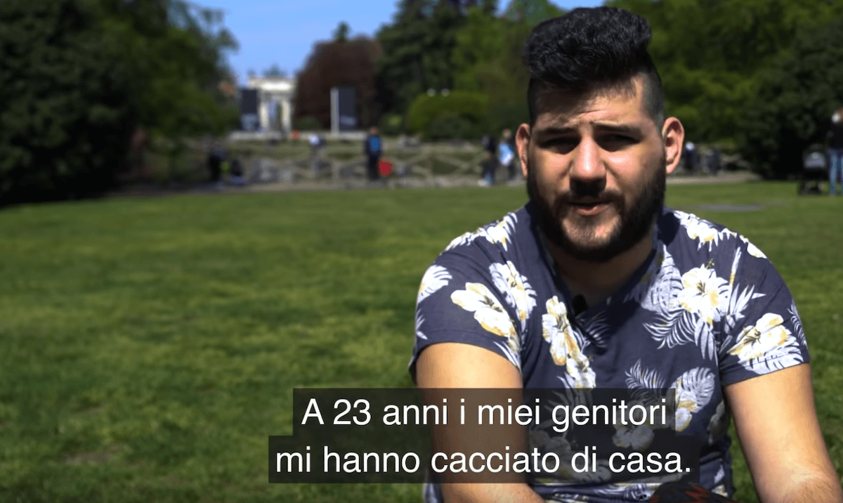 Gianpaolo, cacciato di casa perché gay: “Costretto a prostituirmi per avere un tetto” – VIDEO