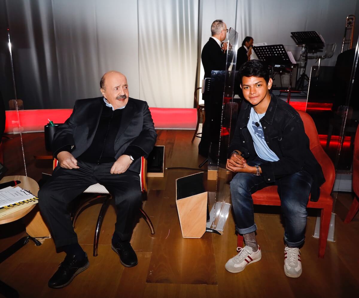 Maurizio Costanzo Show, 3a puntata dedicata all'omotransfobia dopo le fake news di Giorgia Meloni - MCS MAURIZIO COSTANZO E JEAN PIERRE MORENO - Gay.it