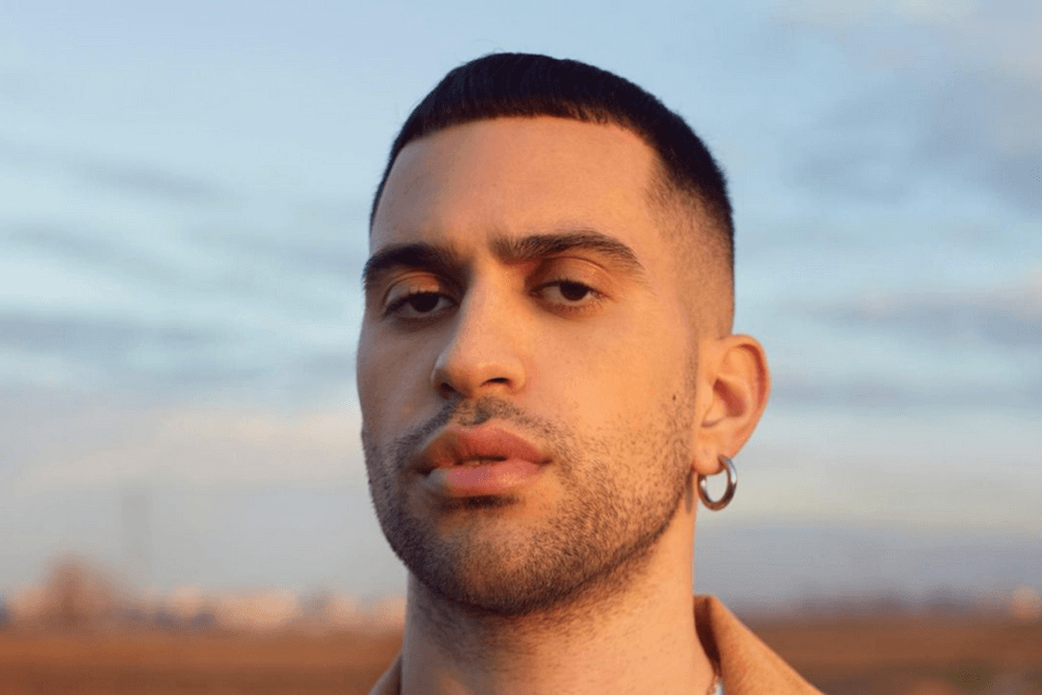 Mahmood: “Il Pride unisce, mi rende felice. Se una battaglia la senti tua, è giusto metterci la faccia”