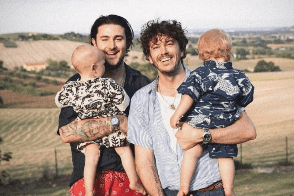 Nick Cerioni e Leandro Emede, papà di due gemelli: "La nostra famiglia è benedetta, checché ne dica la Chiesa" - Nick Cerioni e Leandro Emede - Gay.it
