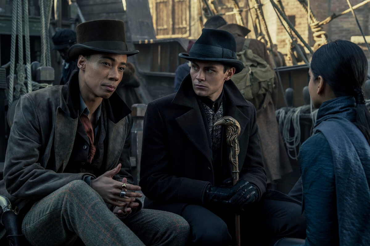 Tenebre e Ossa, da oggi su Netflix una nuova serie fantasy queer - trailer e sinossi - SAB Unit 04107RC - Gay.it