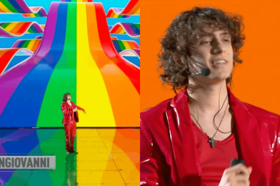 Amici, Sangiovanni canta Felicità in chiave rainbow: “Tra uomini e donne non c’è differenza” (VIDEO)