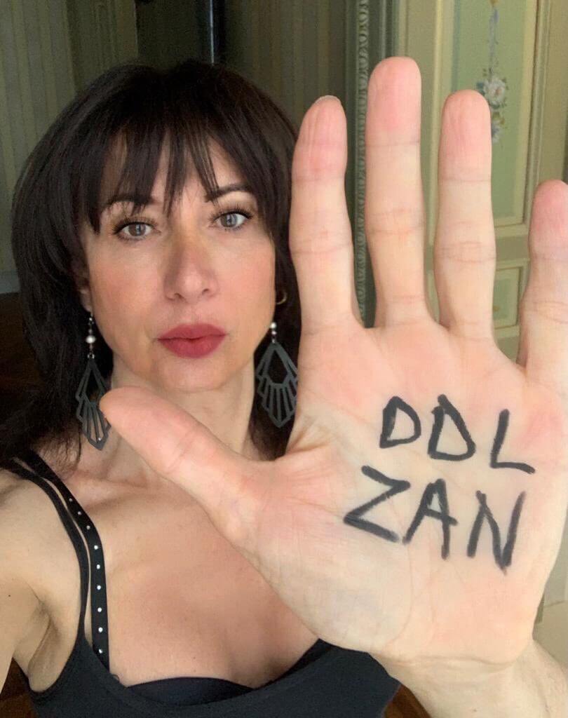 #DiamociUnaMano, continua il sostegno 'vip' al DDL Zan: Fasano, D'Avena, Iezzi, Amoroso, Taffo e tanti altri - Vladimir Luxuria DDL Zan 1 - Gay.it