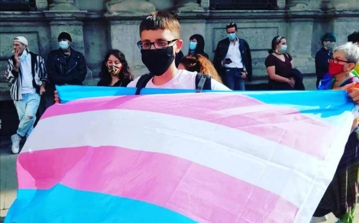 Zen e il suo percorso da persona non binary in Italia, la nostra intervista
