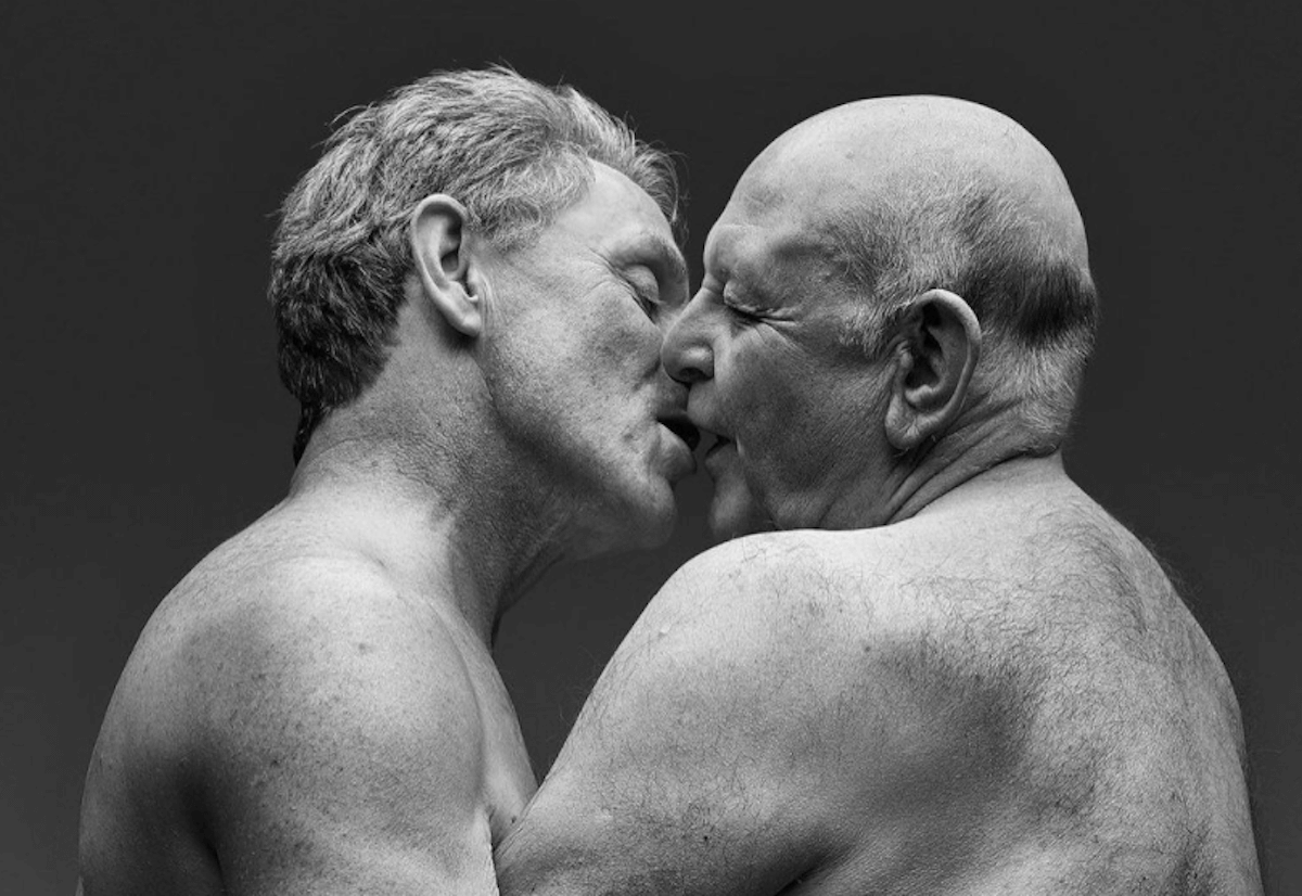 Gli uomini gay e bisessuali over 70 hanno una vita sessuale attiva con più partner