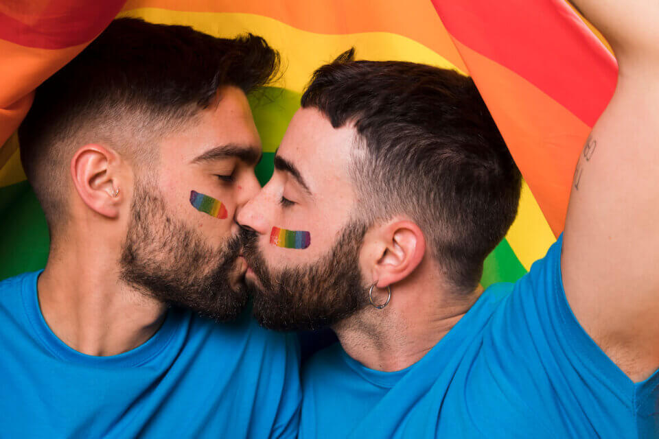 Storia di un bacio mancato - bacio gay 1 - Gay.it