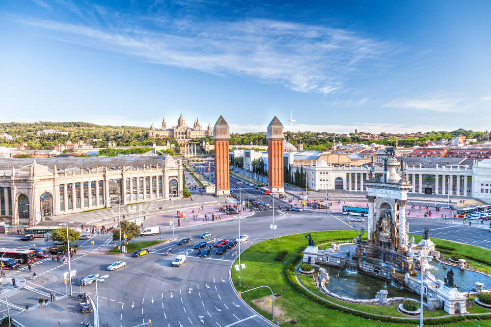 Vorresti evadere dalla routine? La soluzione è lo smart working in Spagna - barcellona - Gay.it