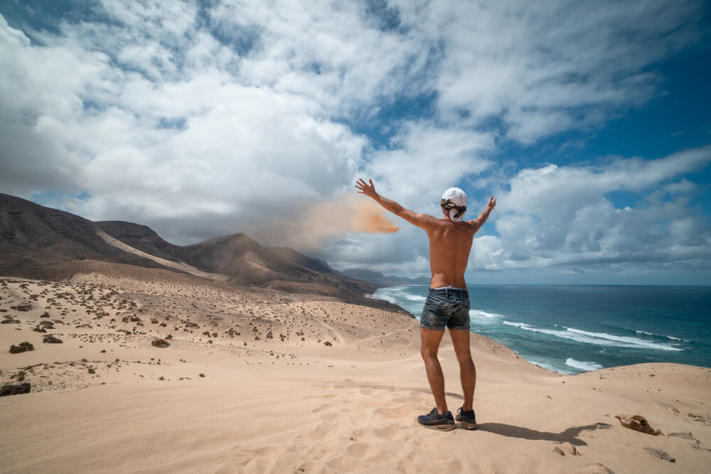 Vorresti evadere dalla routine? La soluzione è lo smart working in Spagna - fuerteventura - Gay.it