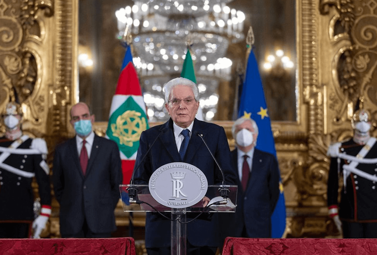 Mattarella celebra la giornata contro l’omotransfobia: “Ferire il singolo offende la libertà di tutti”