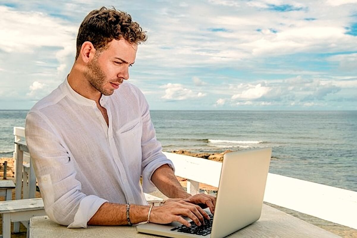 Vorresti evadere dalla routine? La soluzione è lo smart working in Spagna