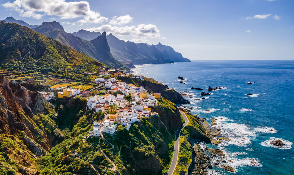Vorresti evadere dalla routine? La soluzione è lo smart working in Spagna - tenerife - Gay.it