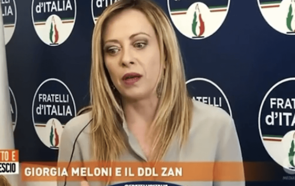 Giorgia Meloni presenta la sua autobiografia a scuola: "Obbligatoria la partecipazione degli studenti" - Giorgia Meloni 2 - Gay.it