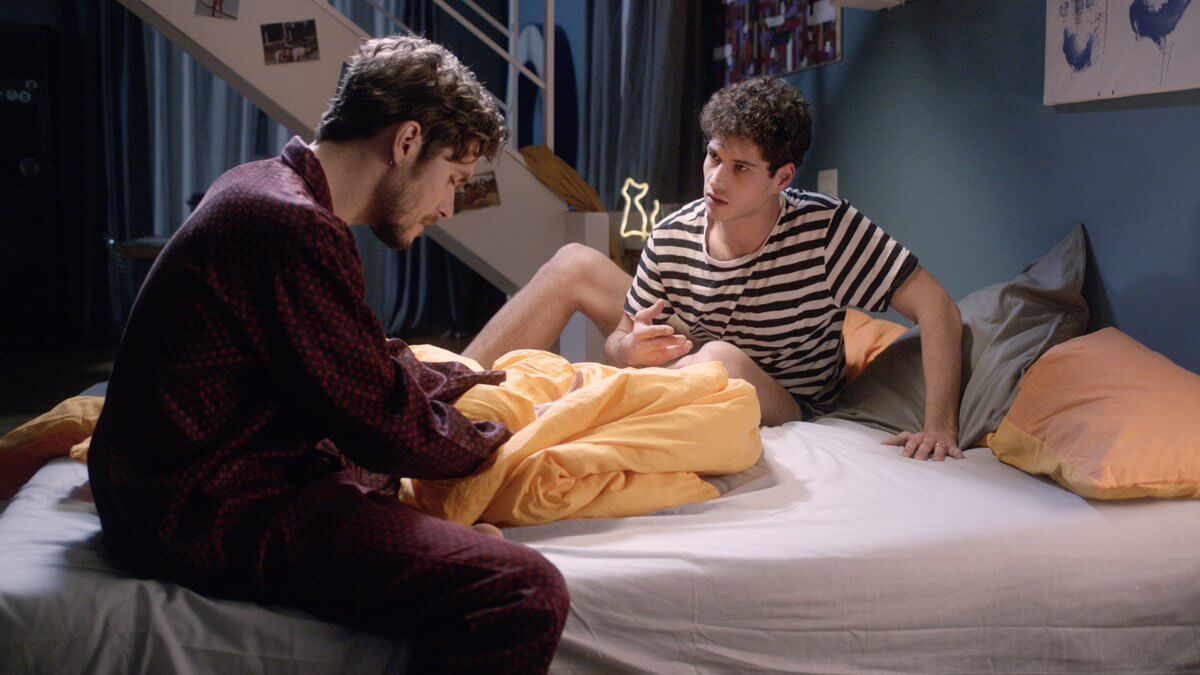 Maschile Singolare, il primo trailer della storia d’amore a tinte queer e tutta italiana in arrivo su Amazon Prime - Maschile Singolare 2 - Gay.it