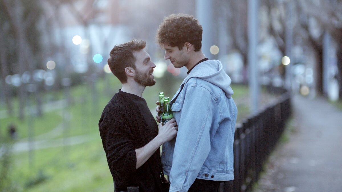 Maschile Singolare, la recensione: il film sulla comunità gay di oggi raccontata con credibilità e naturalezza - Maschile Singolare 6 - Gay.it