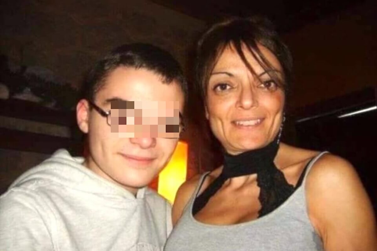 Il Ragazzo dai Pantaloni Rosa sbanca anche Netflix e batte il film più costoso di sempre della piattaforma - Teresa Manes e Andrea - Gay.it