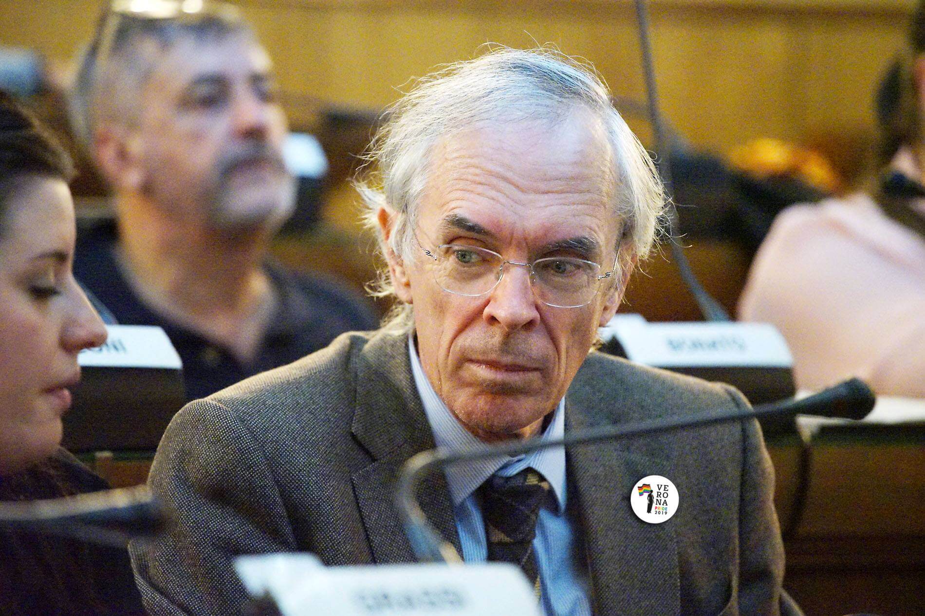 alberto zelger, frasi omofobe politici