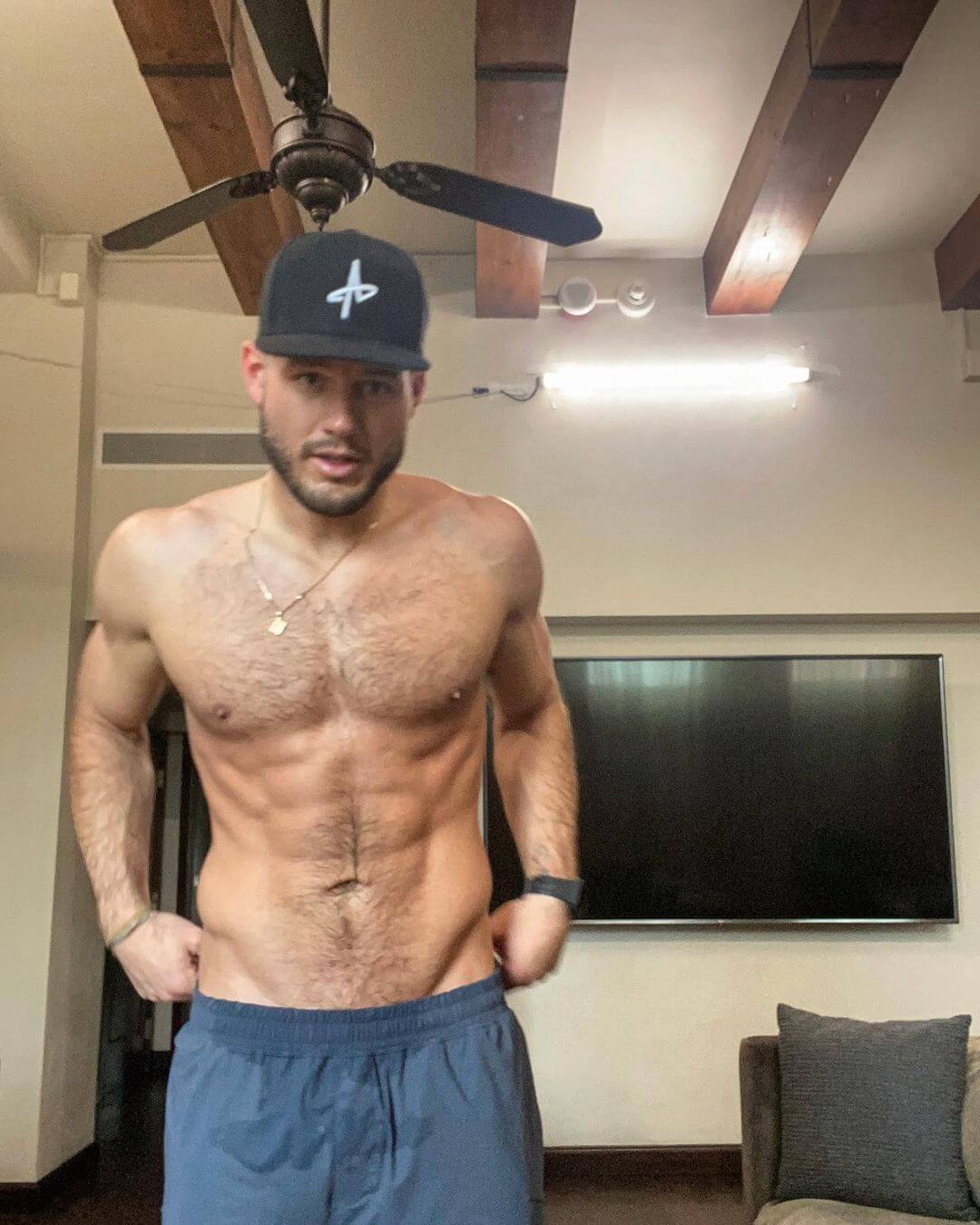 colton underwood, coming out famosi, coming out 2021