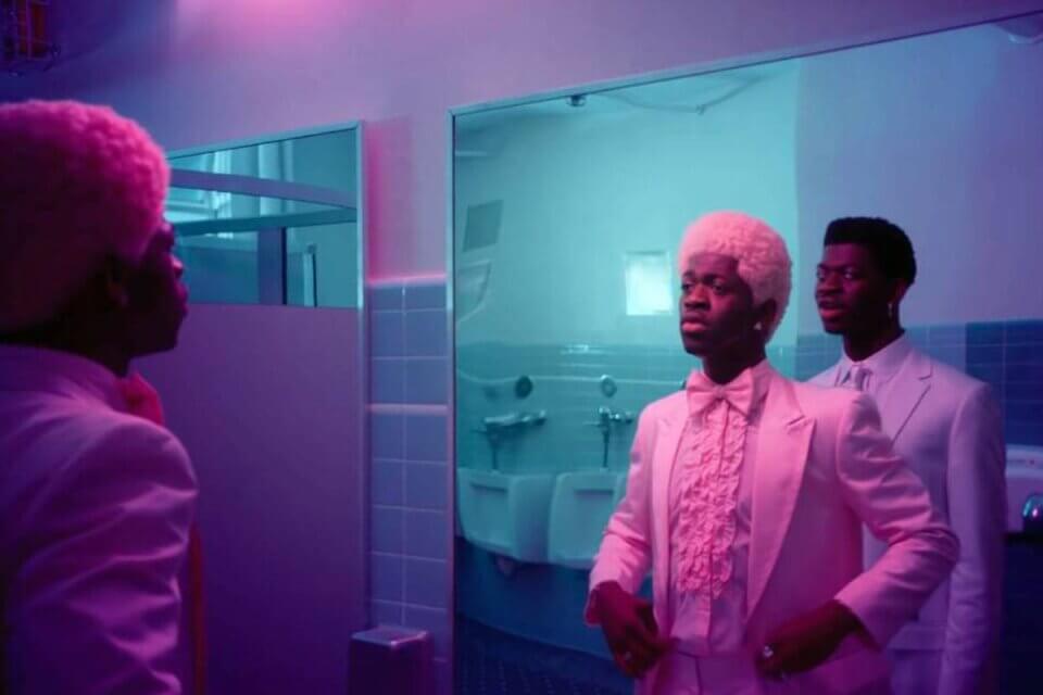 Lil Nas X tra pensieri suicidi e vergogna che provava nell’essere gay nel video di “Sun Goes Down”