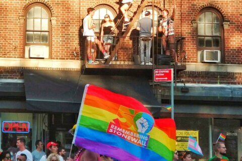 Il mese dei due Pride: perché la comunità LGBTQ+ di New York è divisa - pride nyc 2019 - Gay.it