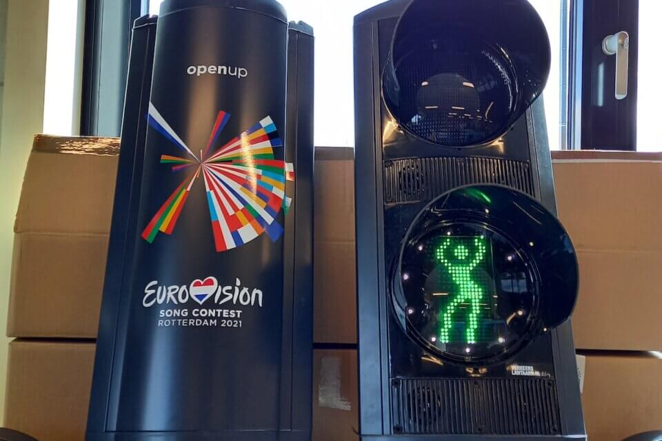 Rotterdam, tutto pronto per l’Eurovision Song Contest 2021: installati semafori che fanno partire gli ABBA – VIDEO