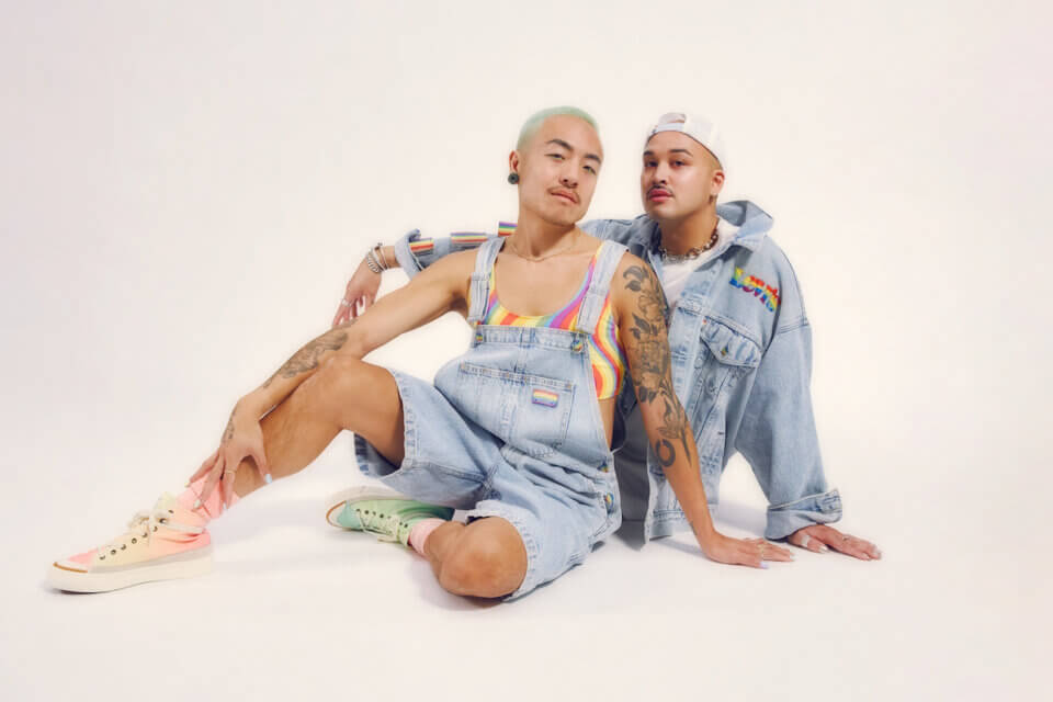 Levi's: “All Pronouns. All Love”, l'originale capsule Pride ispirata al dibattito sui pronomi - 21 H1 Pride Dual 301 0306 RGB - Gay.it