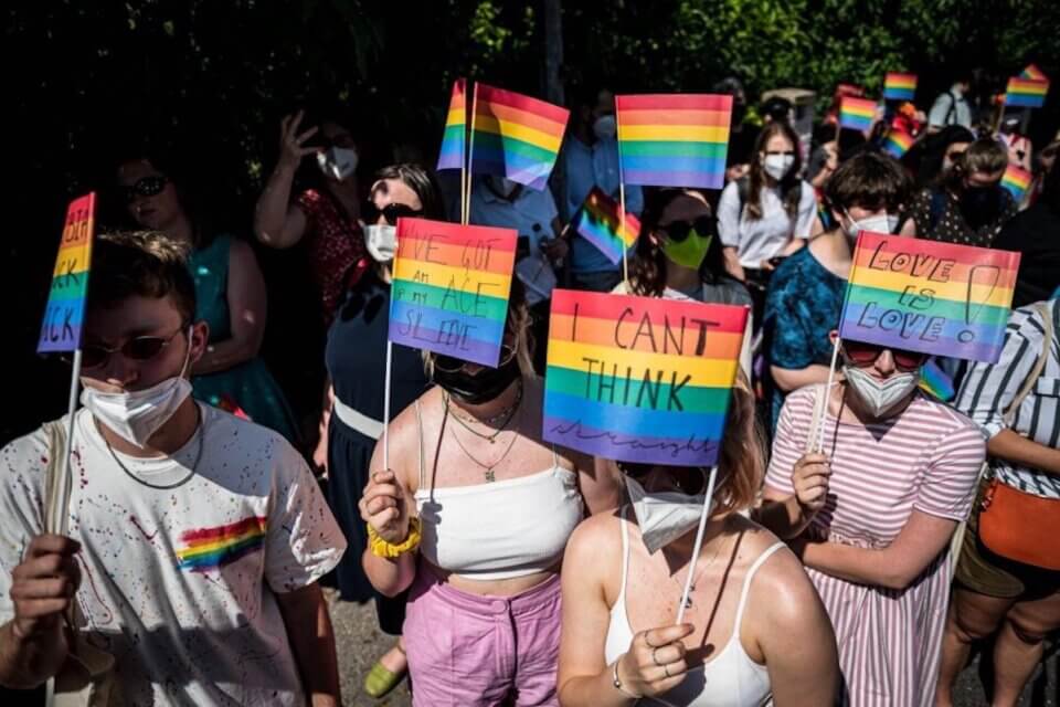 Budapest Pride 2021 in piazza anche dopo la legge omofoba: "Combatteremo il regime di Orban" - Budapest Pride 2021 - Gay.it